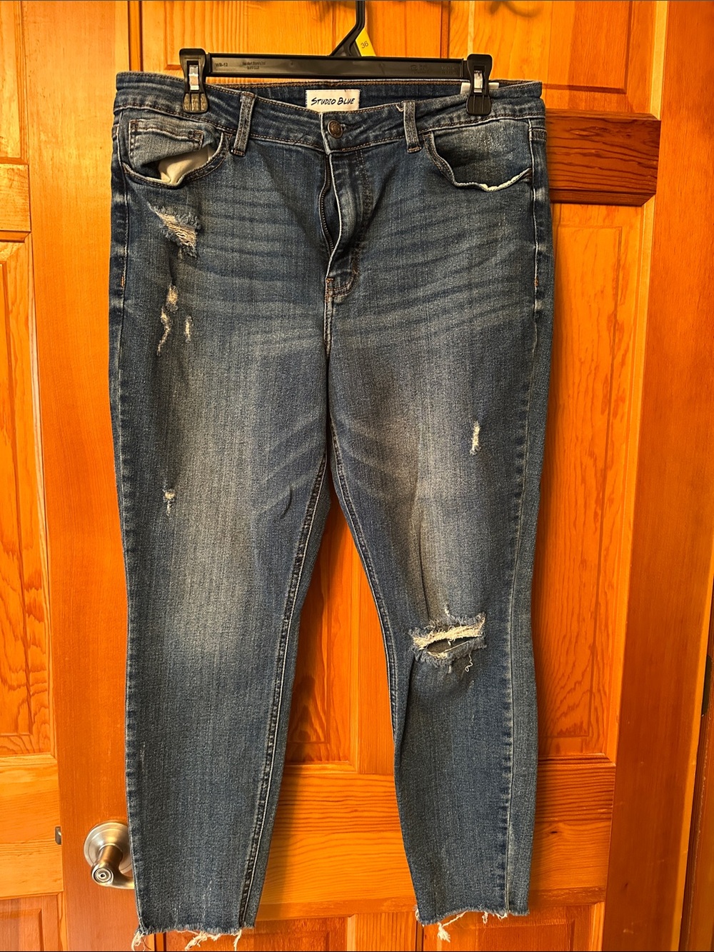 Studio Blue Women’s Skinny Distressed Jeans in Medium Blue